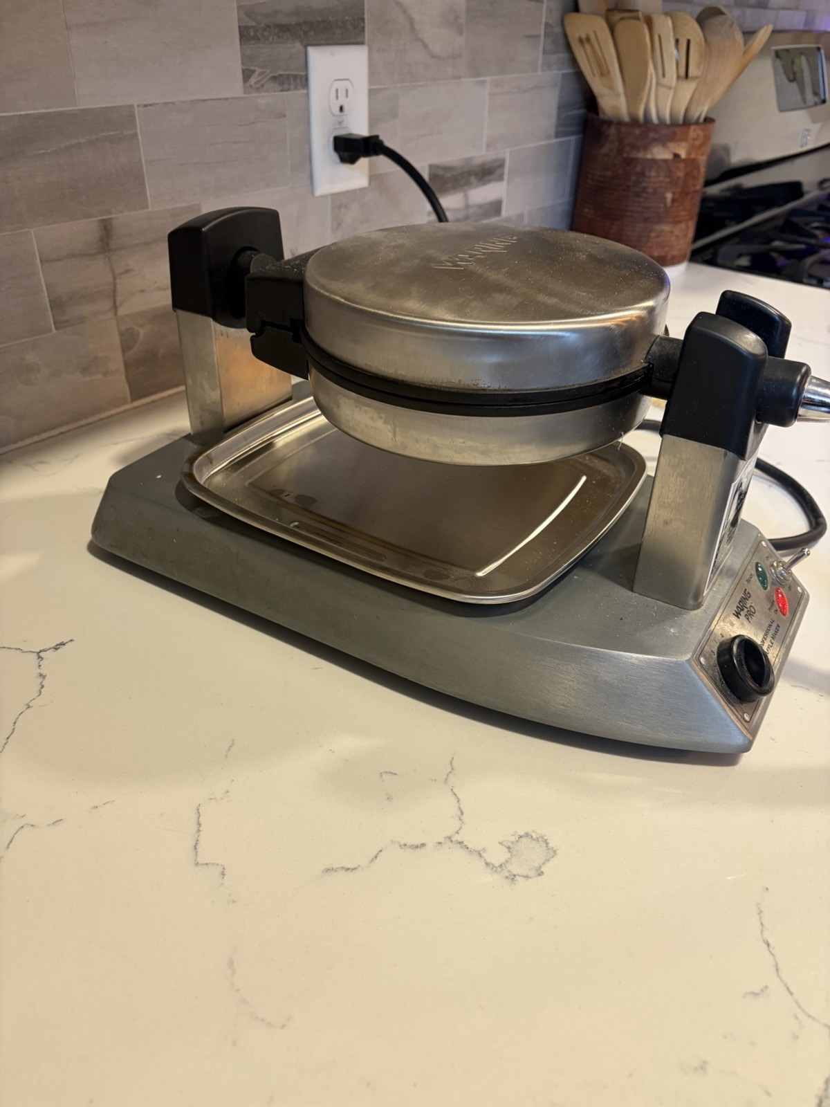 WARING Pro WMK300 Professional Belgian Waffle Maker Silver Used Tested
