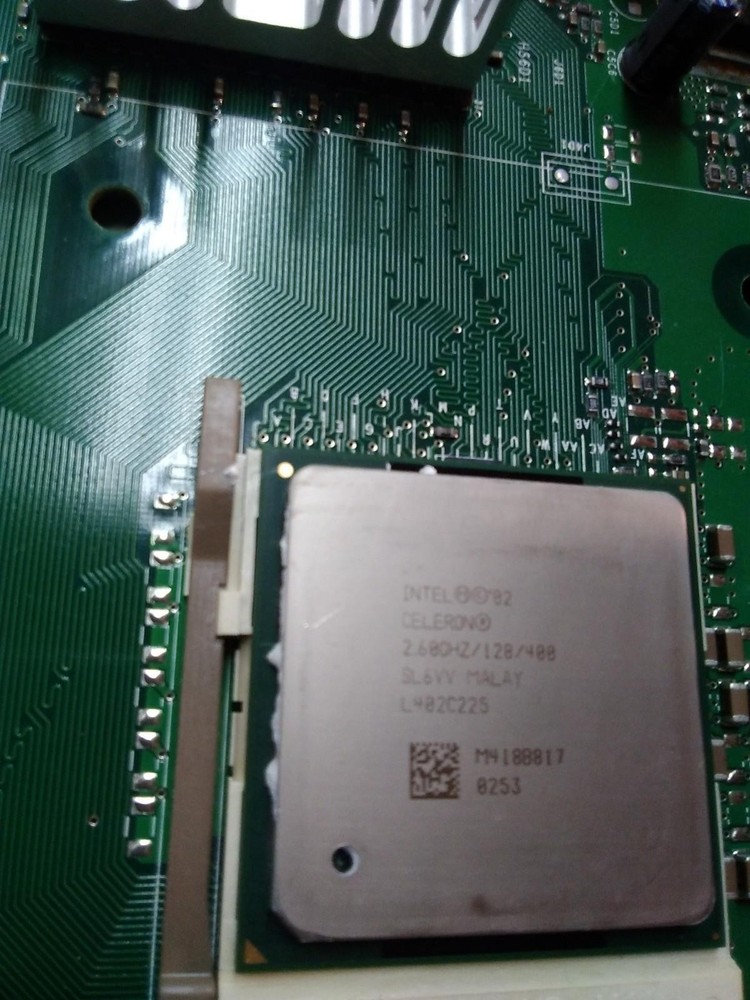 Socket 478 Desktop System Board C44832-104 E210882 CPU SL6VV