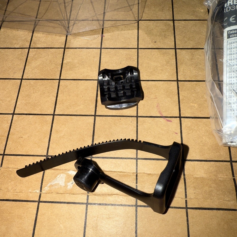 NEEDS BATTERIES CATEYE Strada Wireless CYCLOCOMPUTER CC-RD300W