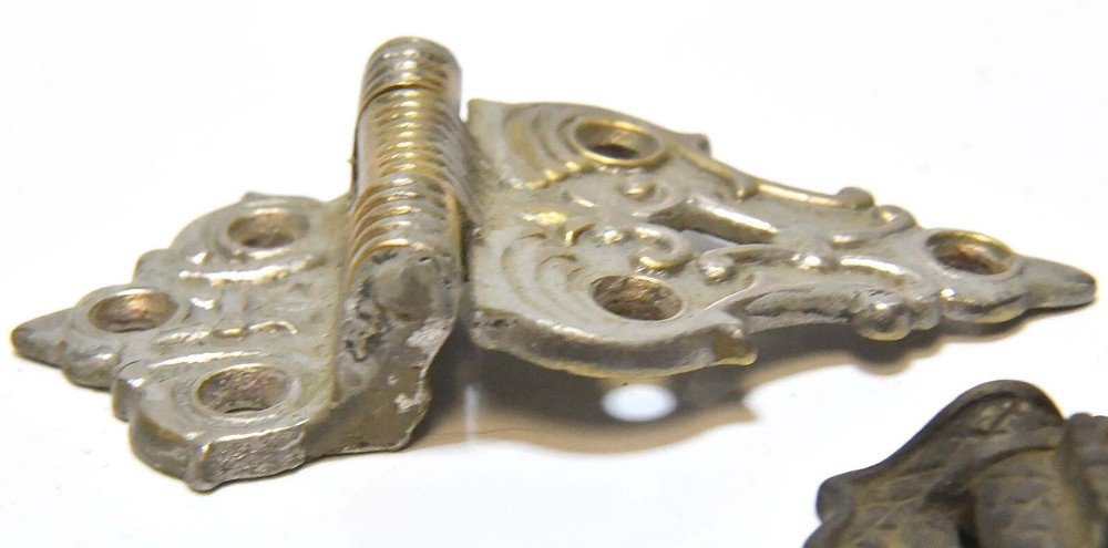 3 DIFFERENT VINTAGE BRASS OFFEST & FLUSH MOUNT ICE BOX REFRIGERATOR HINGES