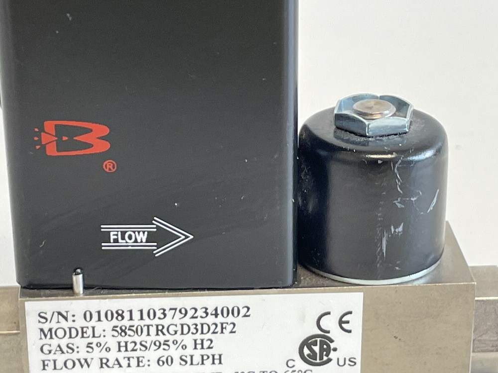 U2: Brooks 5850TR Mass Flow Controller 5850 TR Series