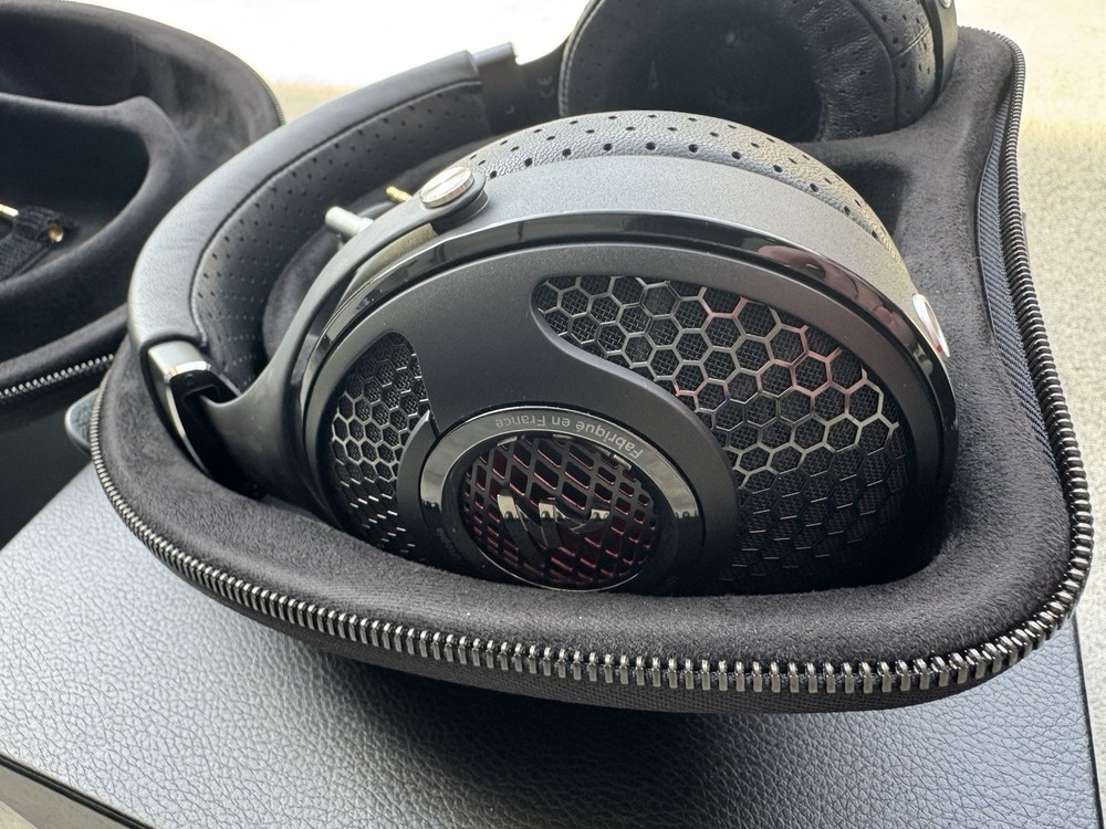 Focal Utopia 2022 Open-Back Wired Headphones - Black
