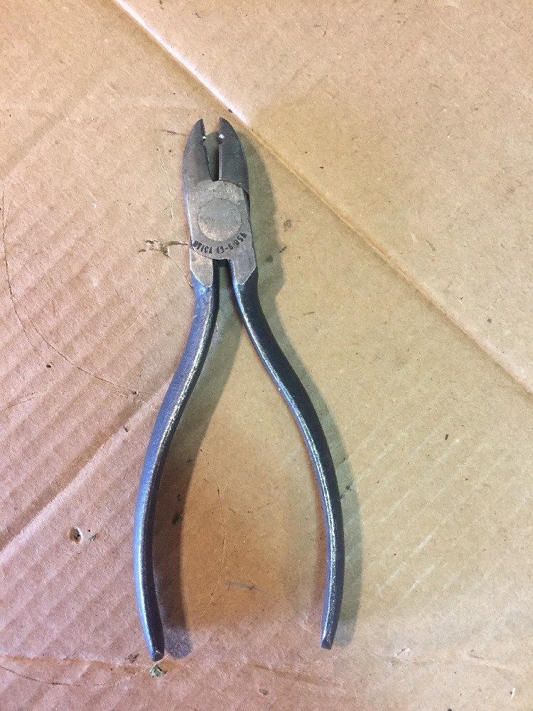 Utica 43-6 Diagonal Cutting Pliers With Wire Stripper