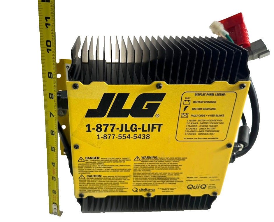 JLG BATTERY CHARGER 1001112111-1930ES 2630ES 3246ES 2030ES 2646ES PRE-OWNED 24 V