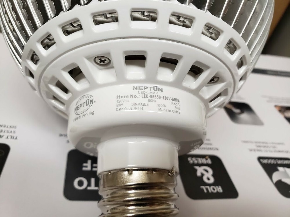 Neptun LED Dimmable Lamp