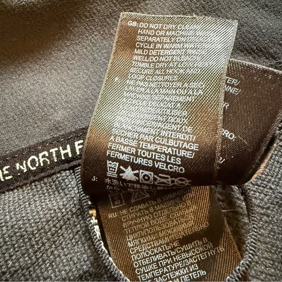 The North Face Quarter Zip Spring Pull Over Jacket Size L