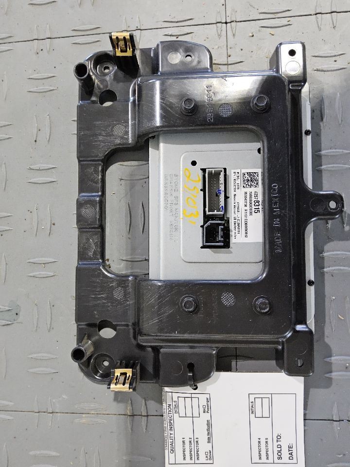 2018-2019 Chevy Silverado Dash Mounted 7" Display Screen Opt IOB