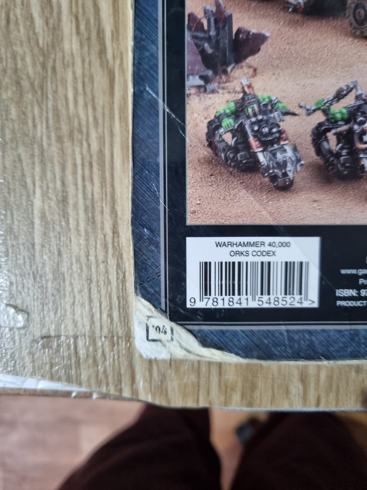 Warhammer40K Codex Ork 2008 Edition Games Workshop Paperback Damaged Torn Corner