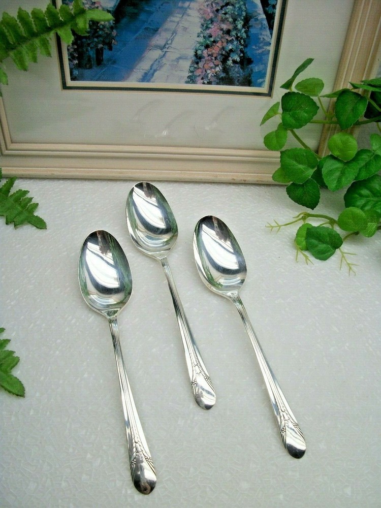 3   International  Wm. Rogers   INHERITANCE   Silverplate Teaspoons  1941   XLNT