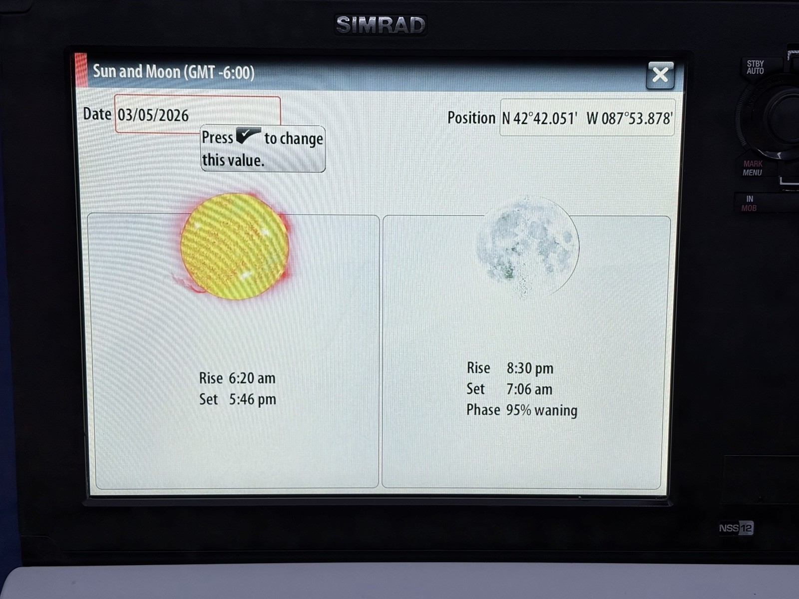 Simrad NSS 12 Sport GPS Chartplotter Sonar Multifunction Display W/ Cover