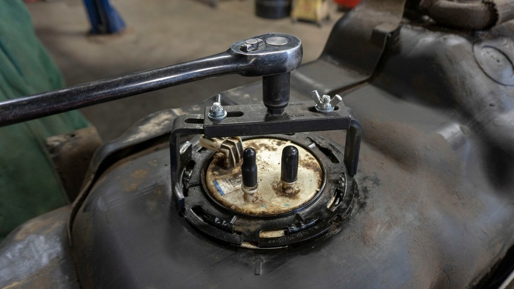 Lisle 62970 Fuel Tank Lock Ring Kit