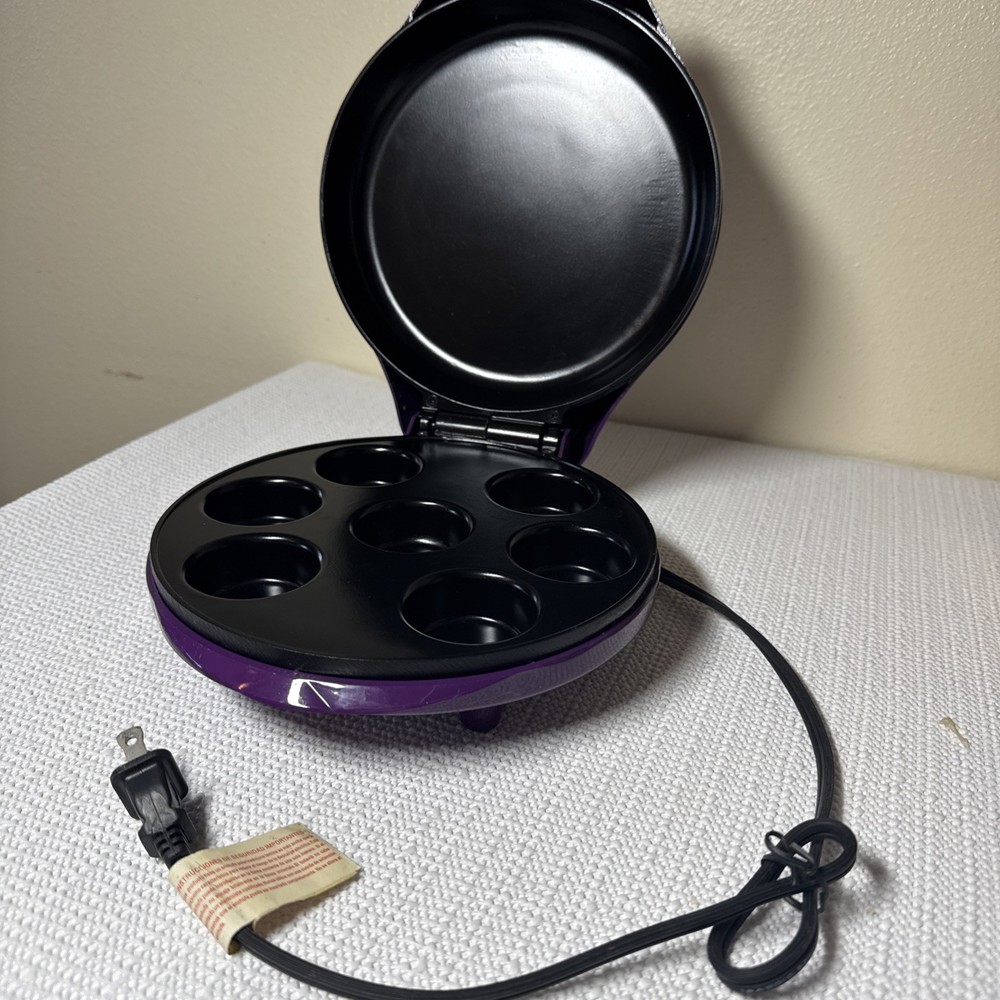 Mini Cupcake Maker. Makes 7mini Cupcakes At A Time. TSK-2065AMF2