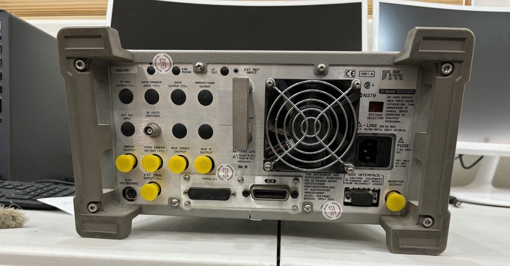 HP Agilent 8596E Spectrum Analyzer - Please read