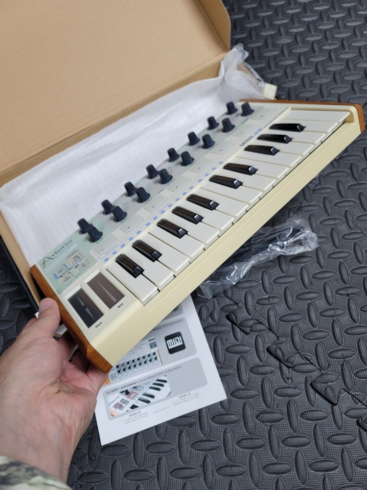 Arturia MINILAB Universal MIDI Controller Keyboard