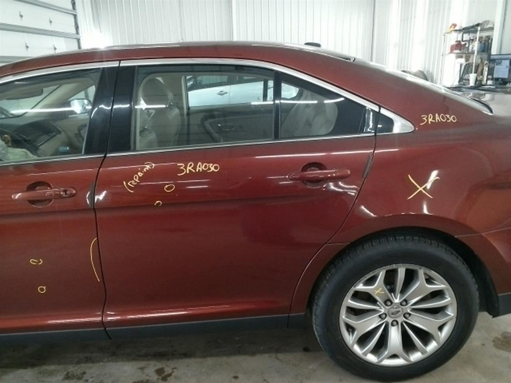 TAURUS 2014 High Mounted Stop Light 104786664