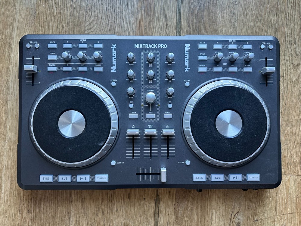 Numark MIXTRACK PRO DJ Controller (Lightly Used, Tested & Works)