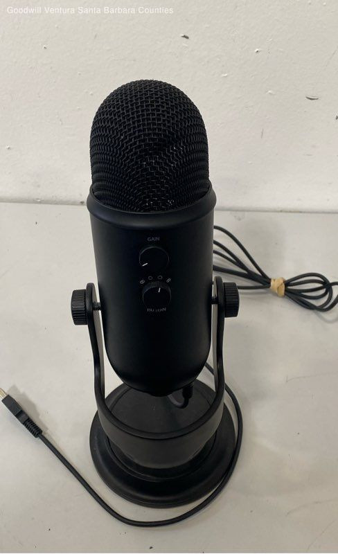 Blue Yeti Professional Multi-pattern USB Condenser Microphone - Blackout