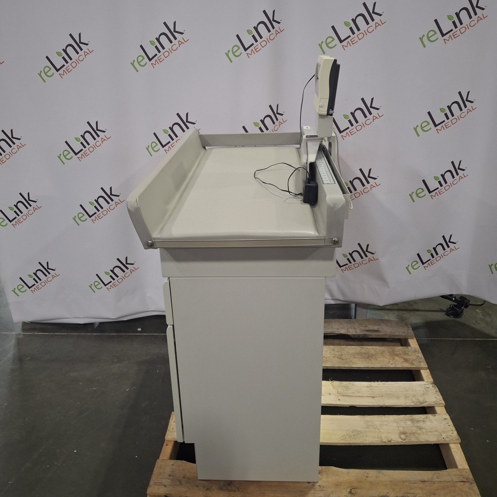 Midmark 640 Pediatric Exam Table