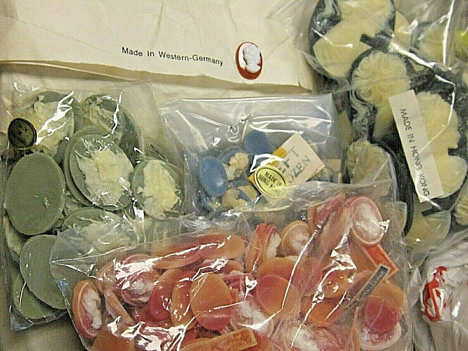 * SALE * VTG CAMEOS 3-D 40x30mm HUGE 16 LOT JEWELRY RESIN FINDINGS REPAIR CRAFTS