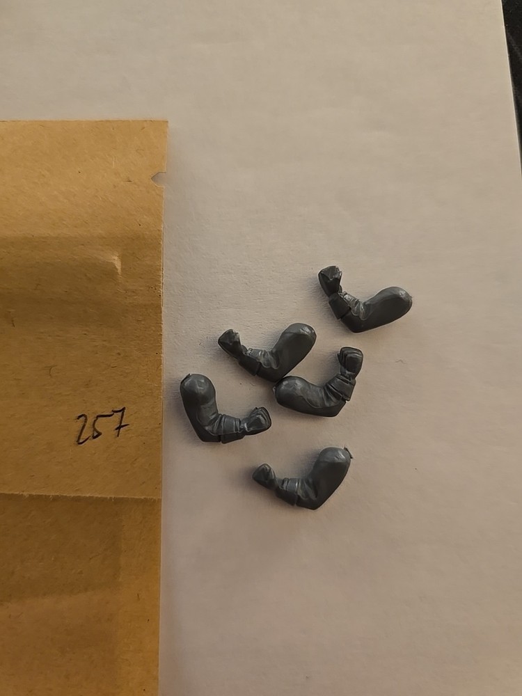 Dwarfs Dwarf Warriors Shield Arm Warhammer Fantasy WHFB Bits