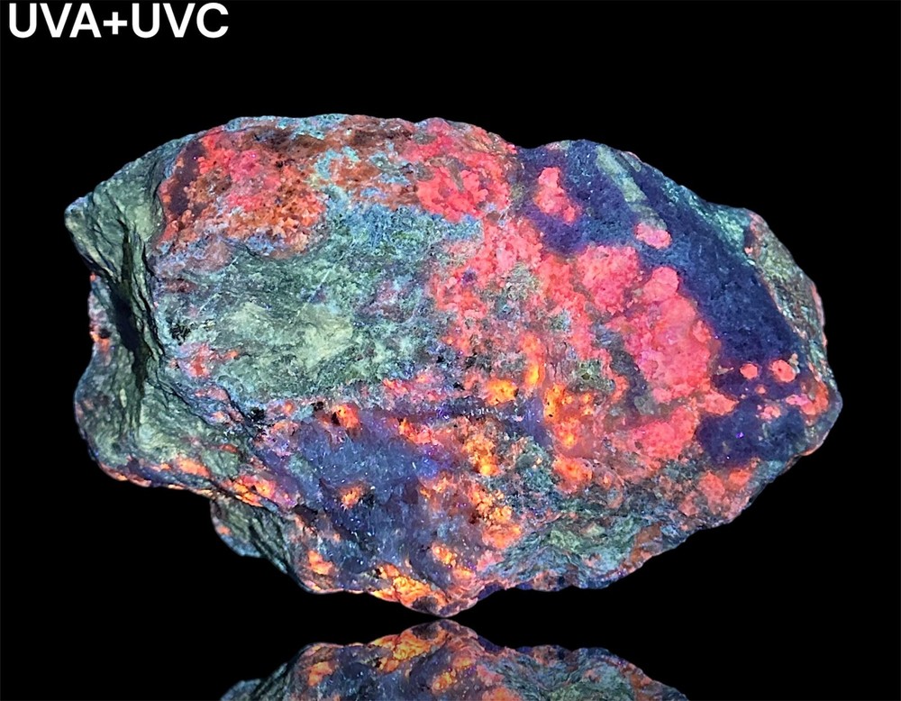 2282 Gr. Fluorescent Hackmanite W/ Sodalite, Fluorapatite, Phlogopite, Unknown