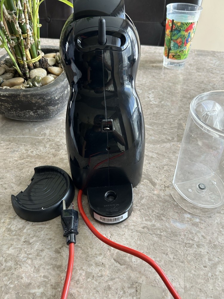 NESCAFÉ Dolce Gusto Capsule Coffee Machine piccolo XS