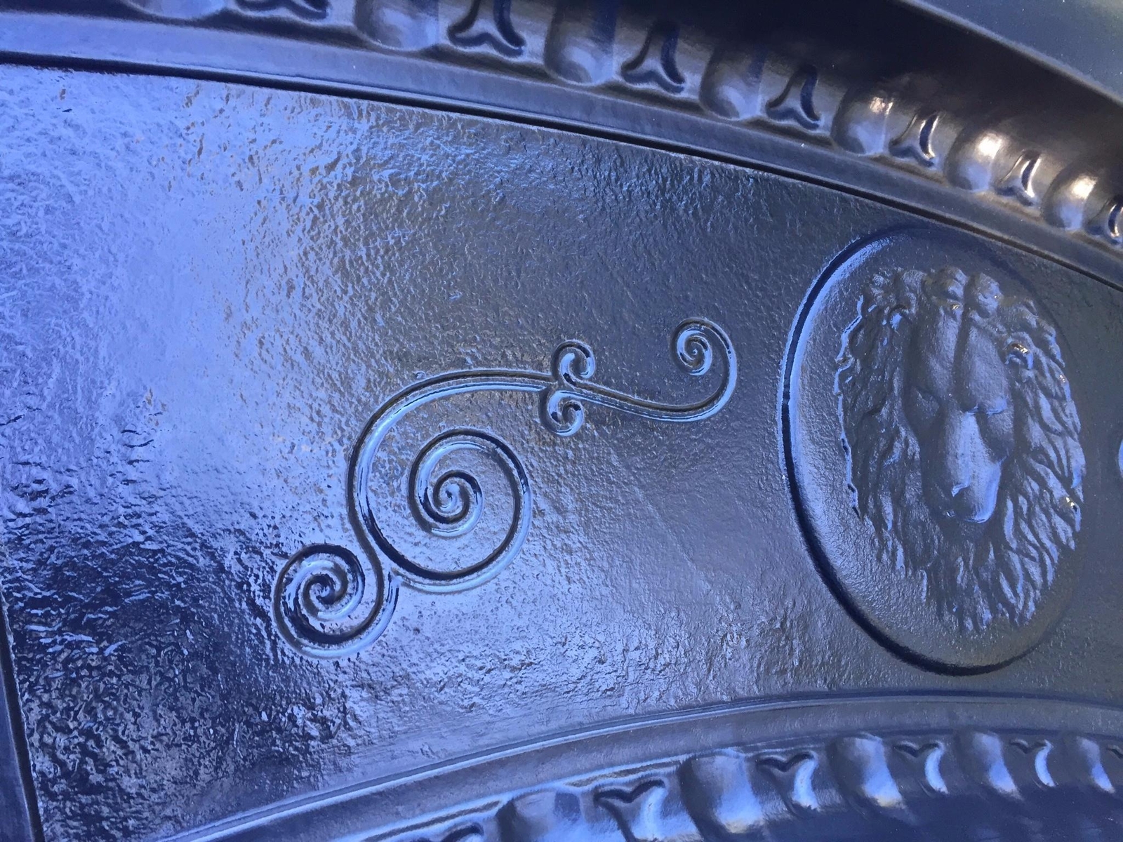 Curved Lions Head Concrete Bench top Mold Scroll design Bench Mold Full Size