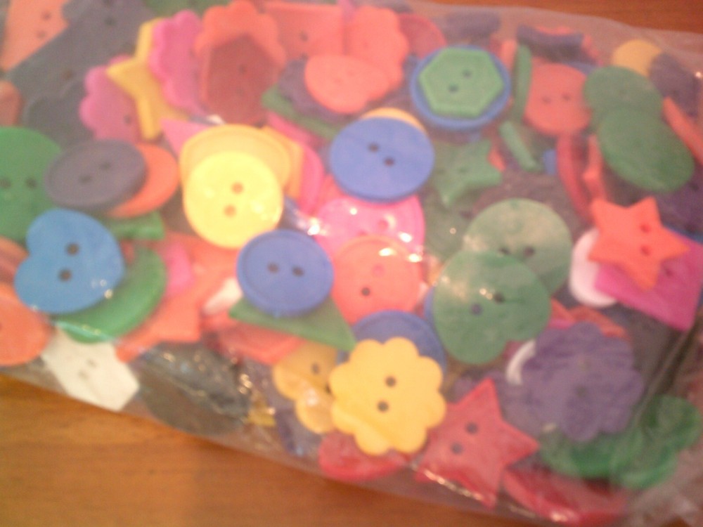 Shaped Craft Buttons, Assorted Colors, 1 Pound (15.7 oz)
