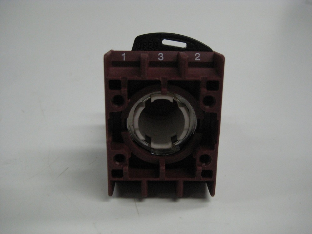 GENERAL ELECTRIC P9CEM3RN PUSHBUTTON RED NSMP