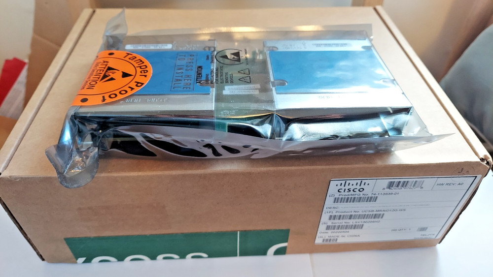 SEALED! CISCO    UCSB-MRAID12G-WS   FlexStorage  12G SAS Raid Controller