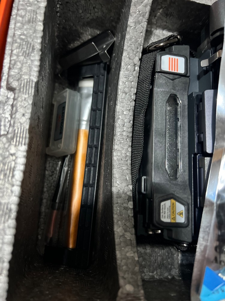 UCL Swift KF4A-HDC KIT All-In-One Active Cladding Alignment Fusion Splicer
