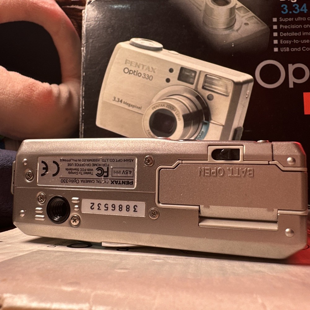 PENTAX Optio 330 3.34MP Digital Compact Camera Charger & Battery Tested working