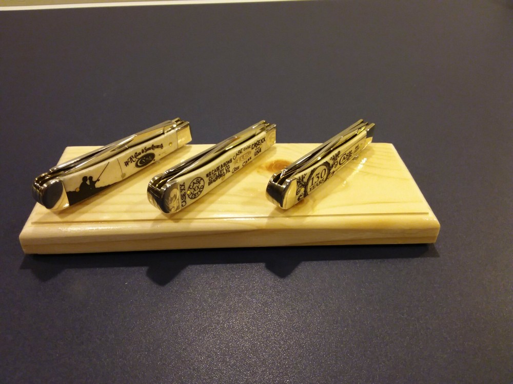 KNIFE DISPLAY STAND, SOLID NORTHERN WHITE PINE.
