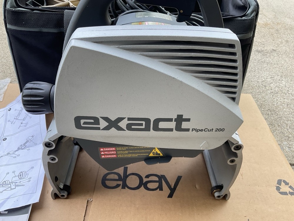 EXACT PIPE CUT 200 COMES WITH MANUAL ,4 PIPE CUT ROLLERS & CASE