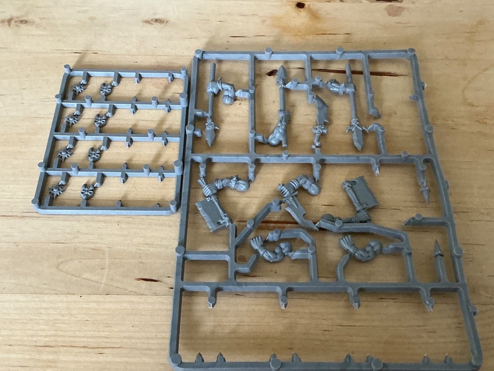 Warhammer Fantasy Orcs & Goblins Orc Sprues and Bits (021)
