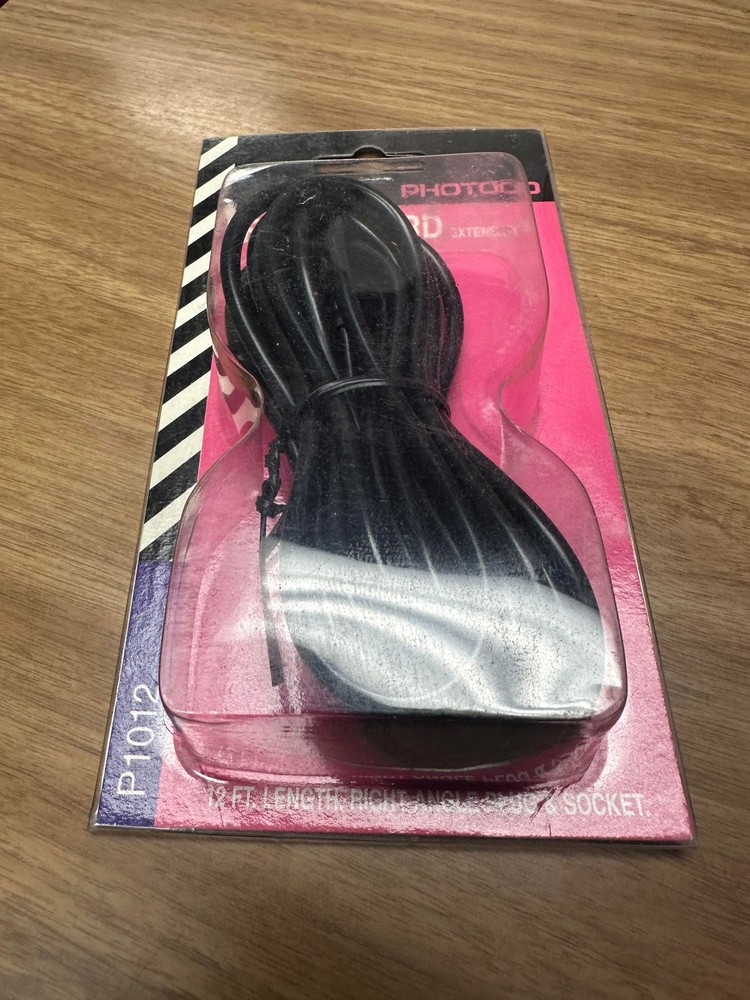Photoco Flash Cord Extension 12 FT. Right Angle Plug And Socket Brand New 4E