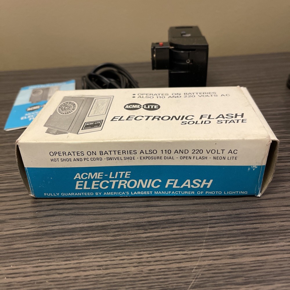 Vintage Acme-Lite Electronic Flash Solid State Model 228A Free Shipping