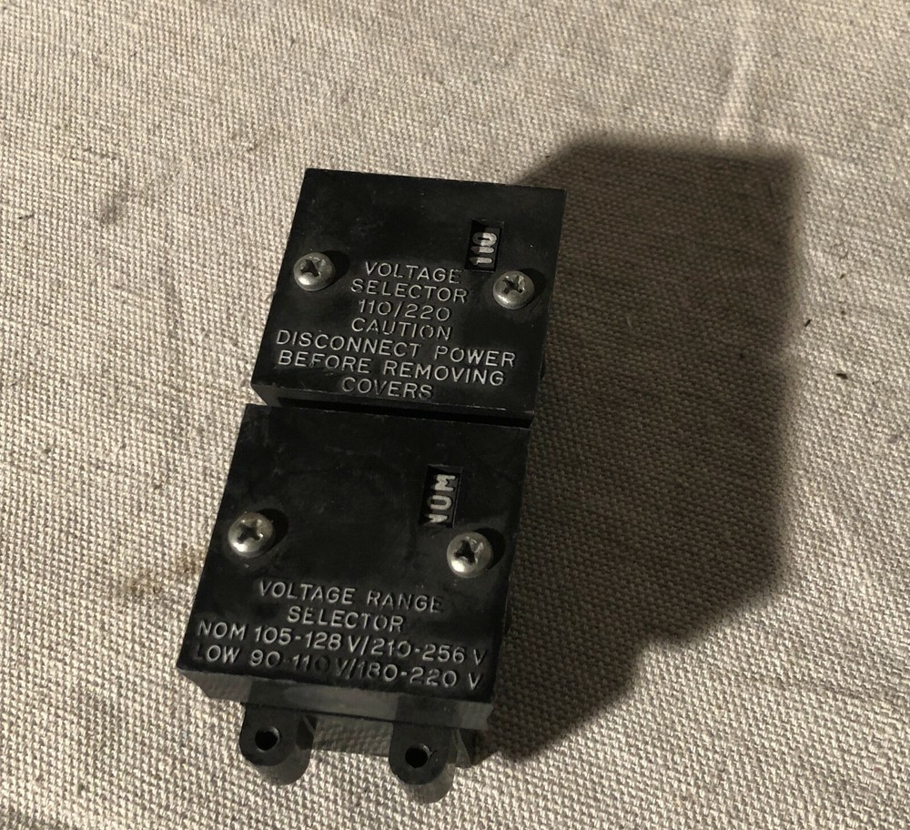 Voltage Selector 110/220 V