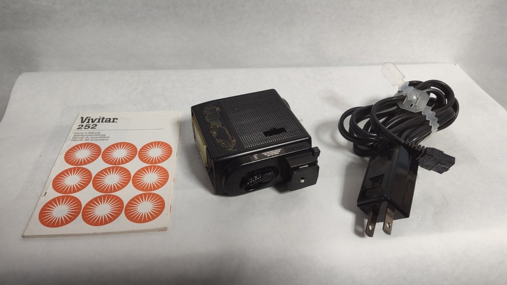 Vivitar Auto 252 Vintage Camera Flash Unit - Tested & Working
