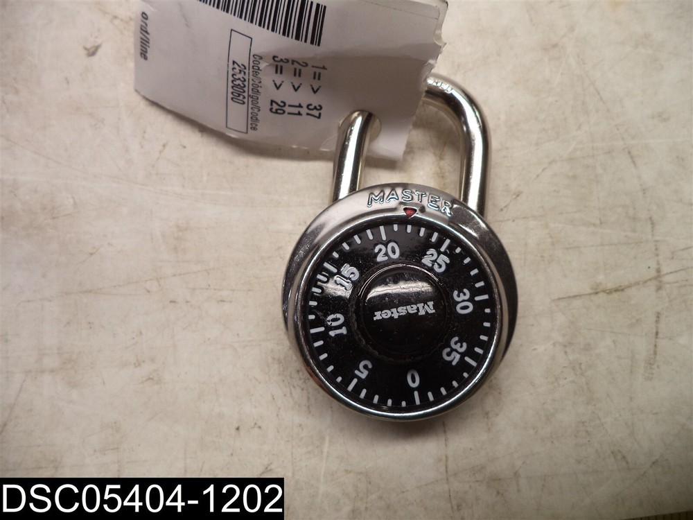 1525STK Masterlock Combination Padlock 071649227240