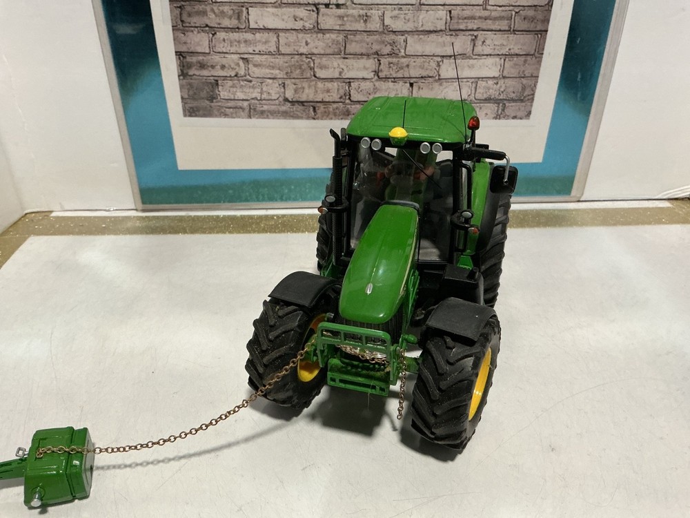 1:32 WIKING JOHN DEERE TRACTOR 6930