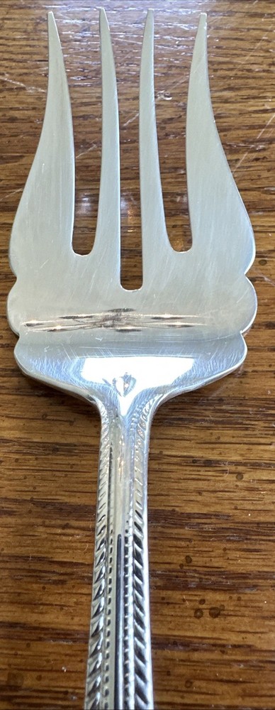 WALLACE Wickham Deep Silverplate Serving Meat Fork Flatware Fan Bead 9”