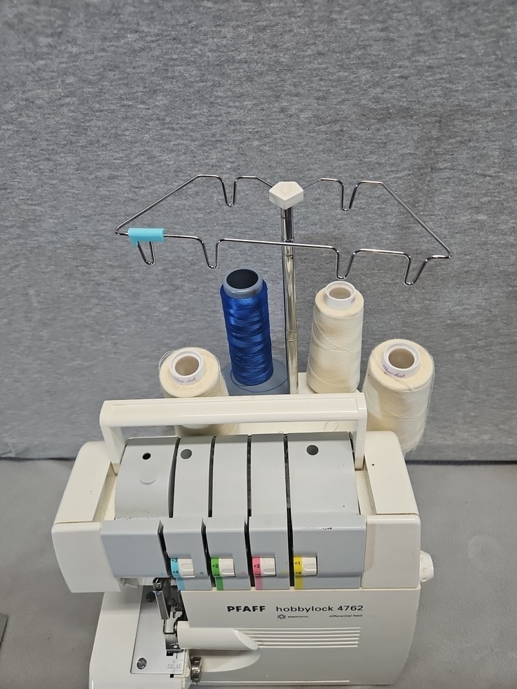 Pfaff Hobbylock 4762 Sewing Machine (A1)