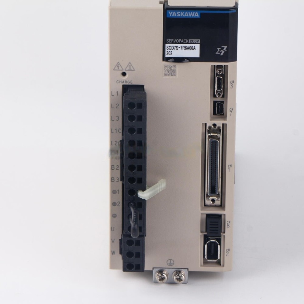 Yaskawa SGD7S-7R6A00A202 Servo Driver 1PC New SGD7S7R6A00A202