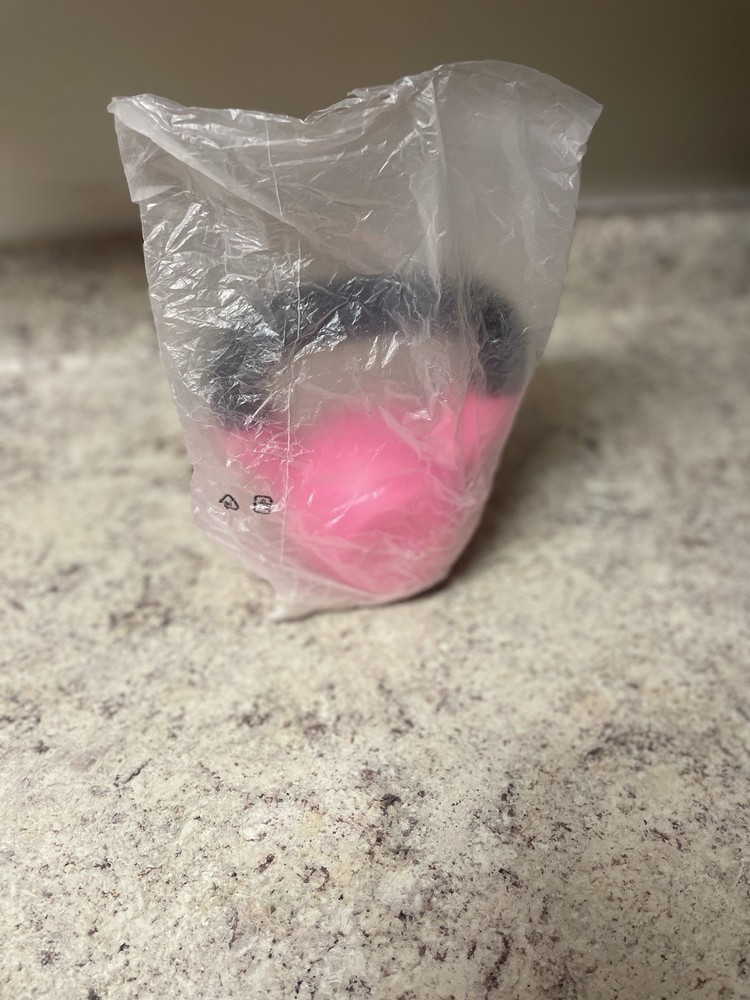 Amazon Basics 15lb Vinyl Kettlebell (pink)