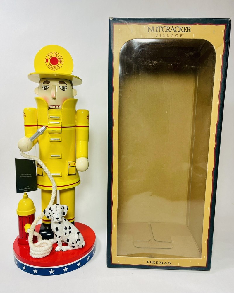 NUTCRACKER VILLAGE FIREMAN WITH DOG 2003