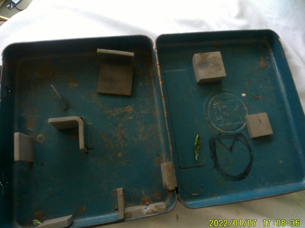 VINTAGE METAL M E. W. EMPTY CARRY CASE TOOL BOX