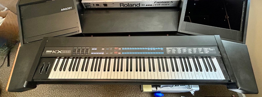 Yamaha KX88 MIDI Master Keyboard Controller