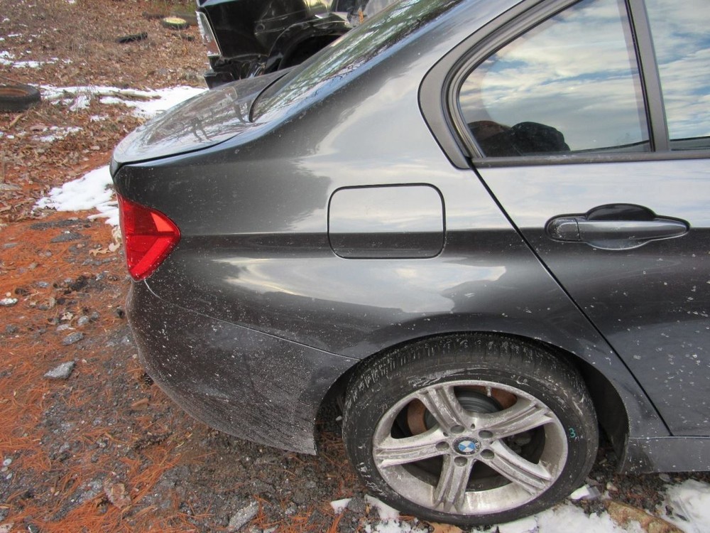 328I 2015 Glove Box 1023210