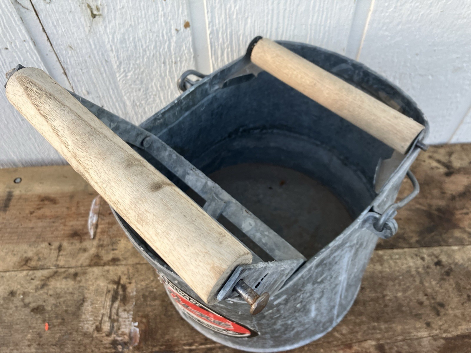 VIDEO--NICE! Vintage DeLuxe Galvanized Wringer Mop Bucket Schlueter Mfg w/ Label